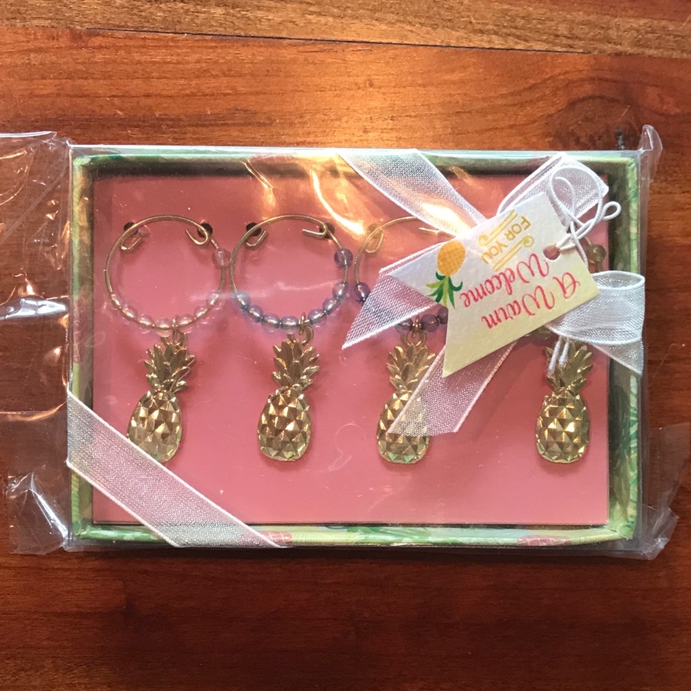 Pineapple wine charms
